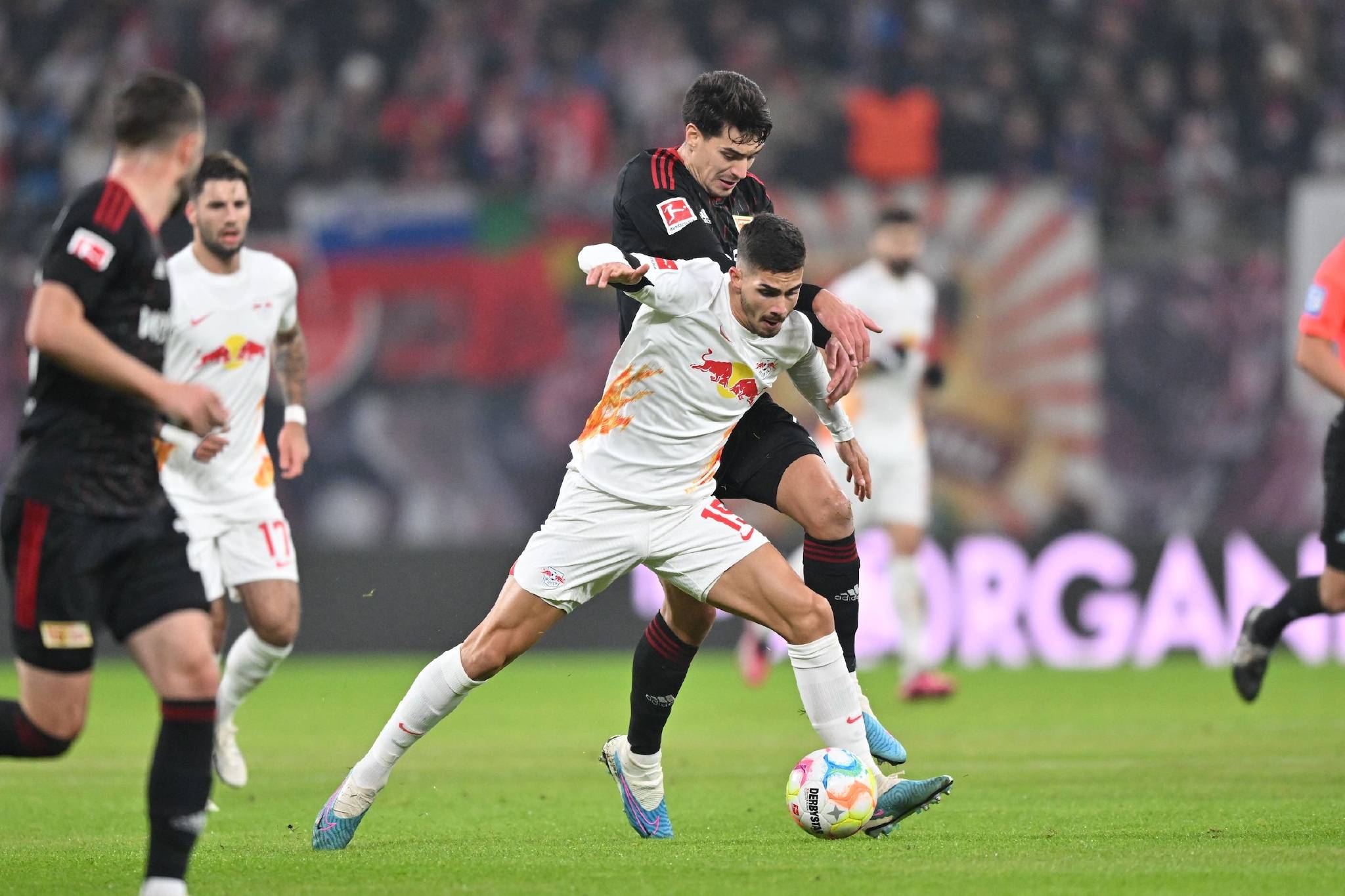 拜仁慕尼黑再一次战胜对手莱比锡红牛取得胜利的简单介绍