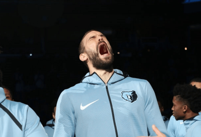 灰熊客场逆转灰熊，终结连败的简单介绍