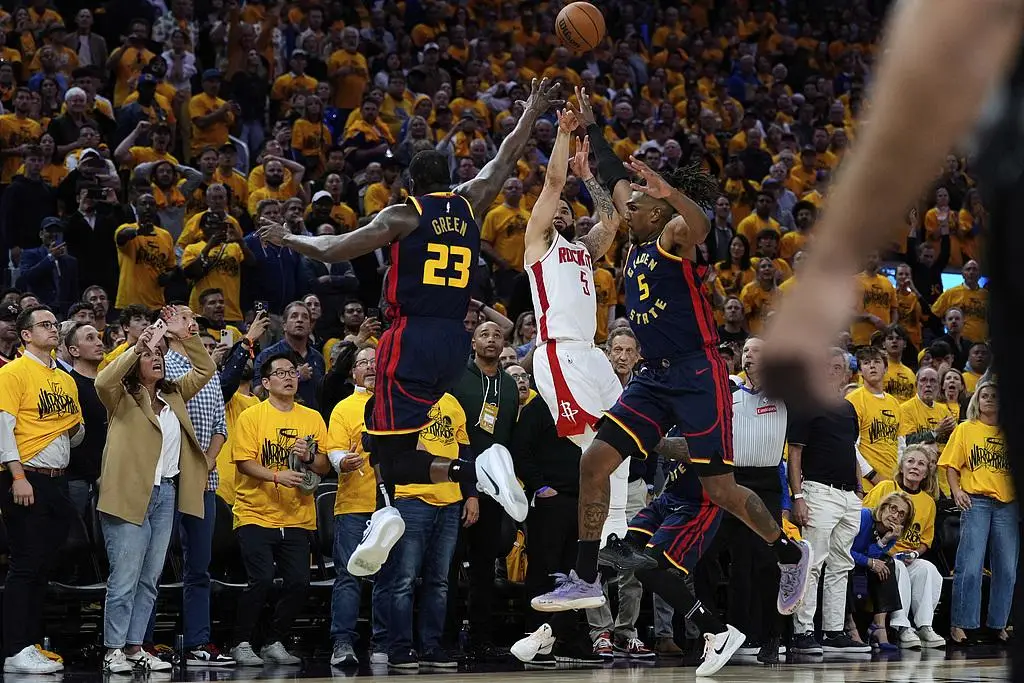 火箭主场击败勇士，取得七连胜